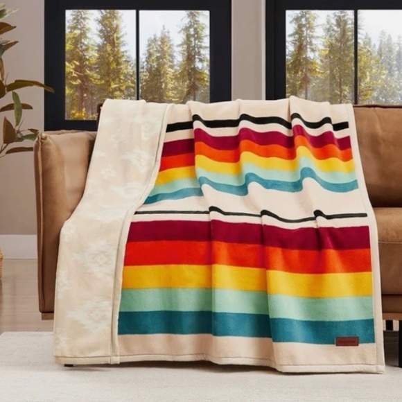 Pendleton Reversible Plush Throw Blanket, Soft, Cozy, Polyester 50" x 70" New - Picture 1 of 4